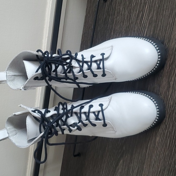 Steven New York Gardy White Leather lace-up Combat Boot Size 8.5 - Picture 1 of 8